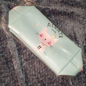 🆕️ NWT Always Pretty Makeup pouch /Multi use bag